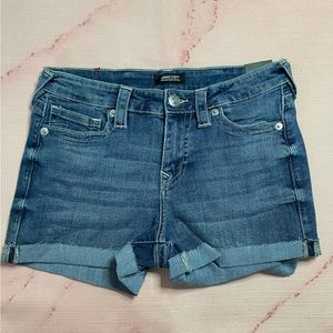 🖤NWT TRUE RELIGION JENNIE CURVY MID RISE SUPER SKINNY RAW ROLLED HEM SHORTS